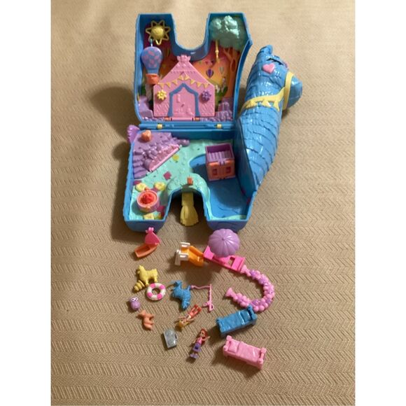 Set of 2 Polly Pocket 2-In-1 Travel Toy Playsets - Picture 6 of 9